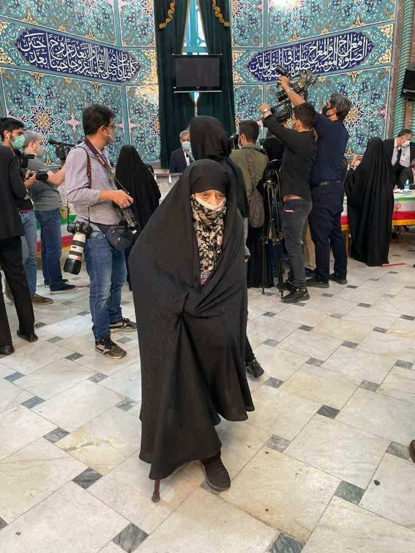 https://s4.uupload.ir/files/%D8%AD%D8%B6%D9%88%D8%B1_%D8%A8%D8%A7%D9%86%D9%88%DB%8C_yhm.jpg