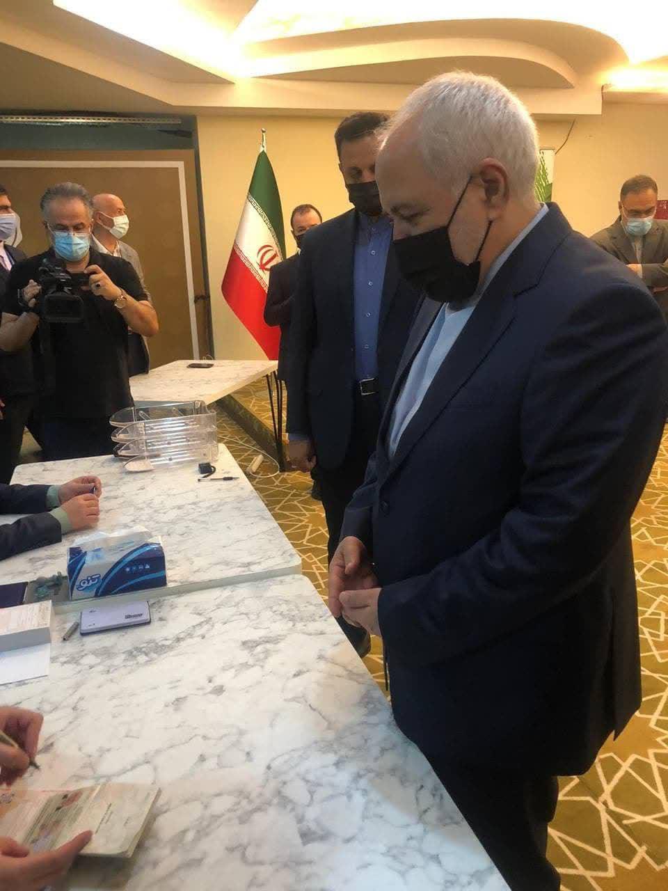 https://s4.uupload.ir/files/%D8%AD%D8%B6%D9%88%D8%B1_%D9%85%D8%AD%D9%85%D8%AF_moew.jpg