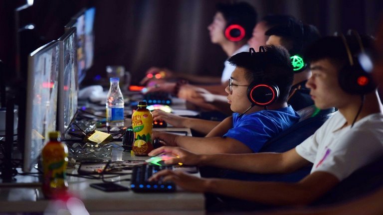 چین انجام بازی‌های آنلاين برای نوجوانان را محدود کرد