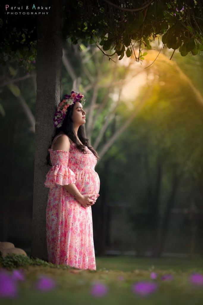[تصویر:  parul_and_ankur_premium_outdoor_maternit...4_sinb.jpg]